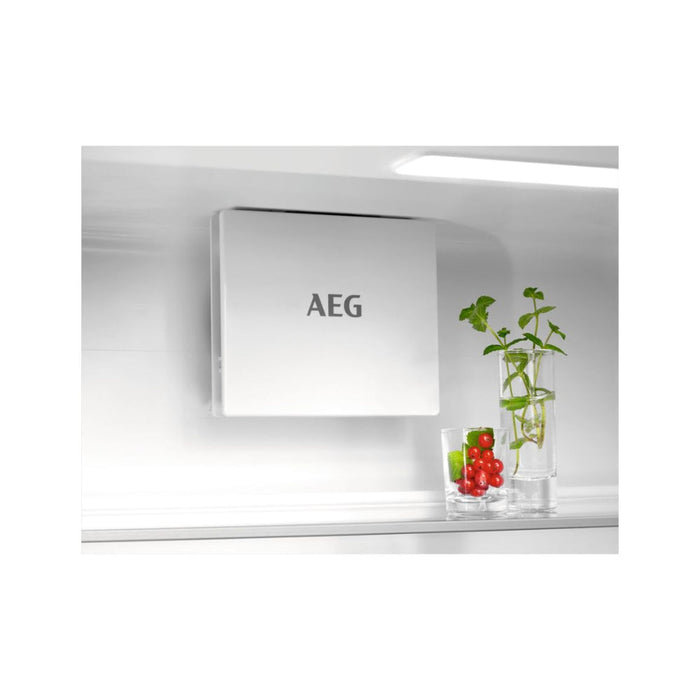 AEG NSC7G752ES B/I XL TwinTech No Frost 70/30 Fridge Freezer Image 9