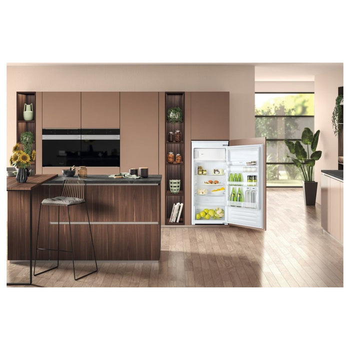 Hotpoint HSZ 12 A2D.UK 2 B/I Fridge w/Ice Box Image 4