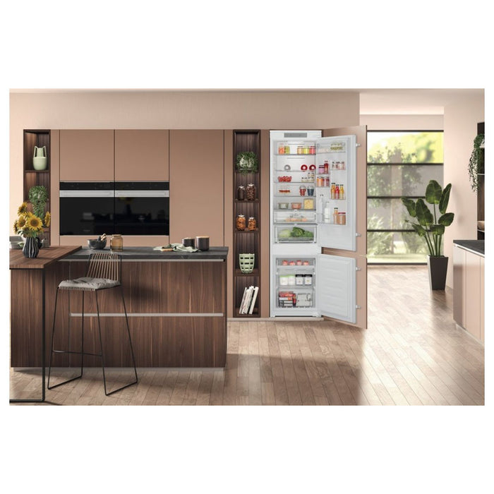 Hotpoint HTC20 T322 UK B/I Total NoFrost 70/30 Fridge Freezer Image 8