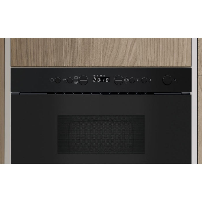 Indesit IM K12 XUK B/I 750W Microwave & Grill Image 8