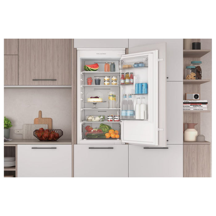 Indesit INC18 T112 UK B/I Frost Free 70/30 Fridge Freezer Image 6